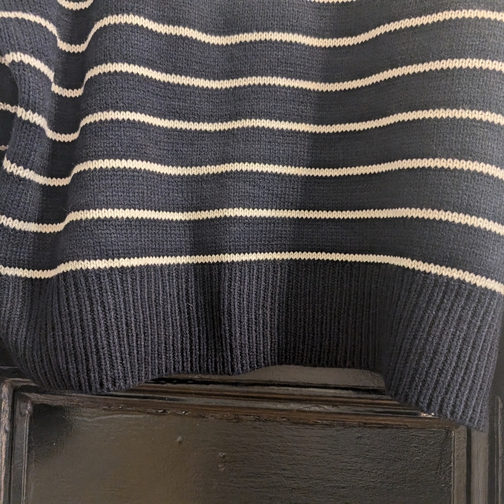 T Tahari Sweater crop Women BNWT - Picture 10 of 16